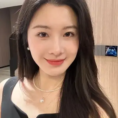何芳